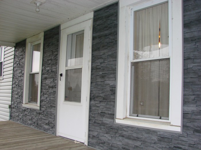 Stone look vinyl siding