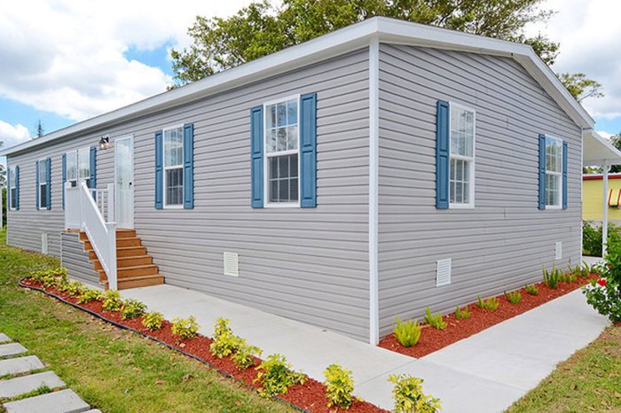 Vinyl siding for mobile homes